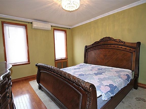5th image of 2963 Voorhies Ave