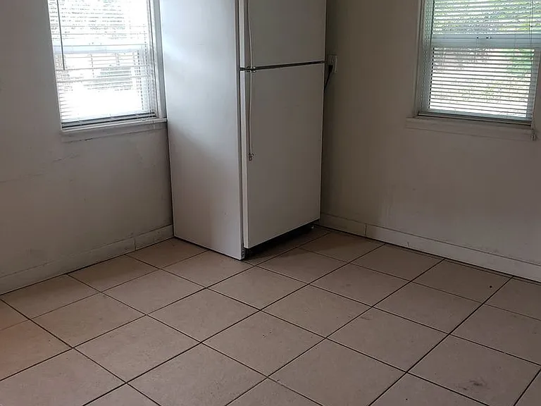 Garden level 2 br near School of Mines | Mountain views | walking distance to downtown Golden — Photo 3