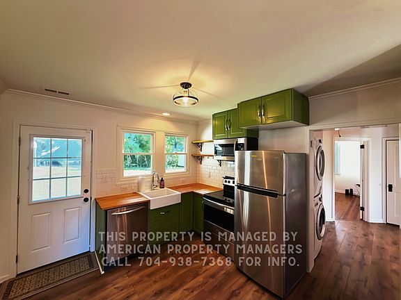 3rd image of 37 Oak Dr SW