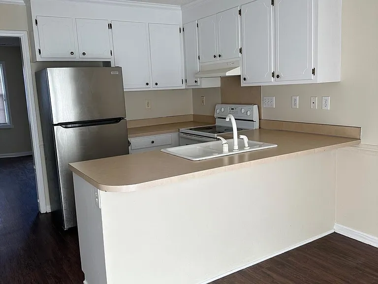 3935 Sterling Pointe Dr #TTT1 — Photo 6