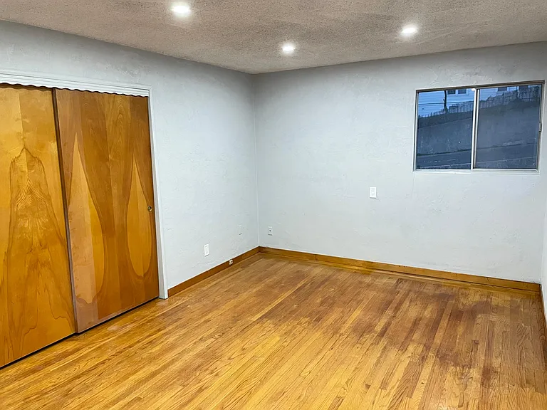 480 Napa St — Photo 17