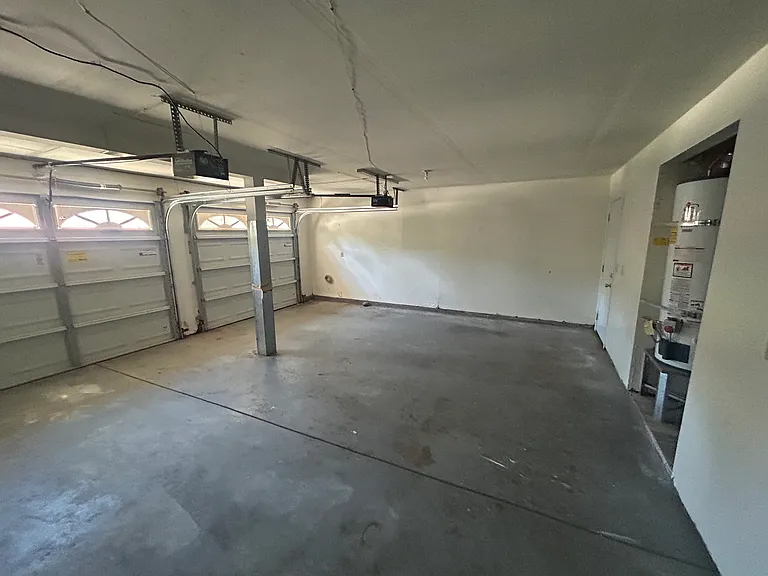 974 E Buckhill Rd — Photo 12