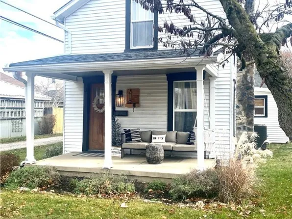 218 S 6th St, Tipp City, OH 45371