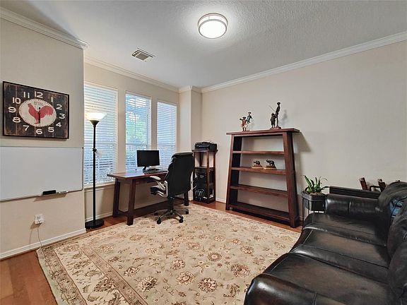5th image of 2418 Devonshire Dr
