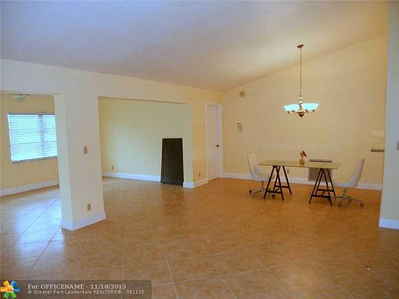 5th image of 2338 SW 17th Pl