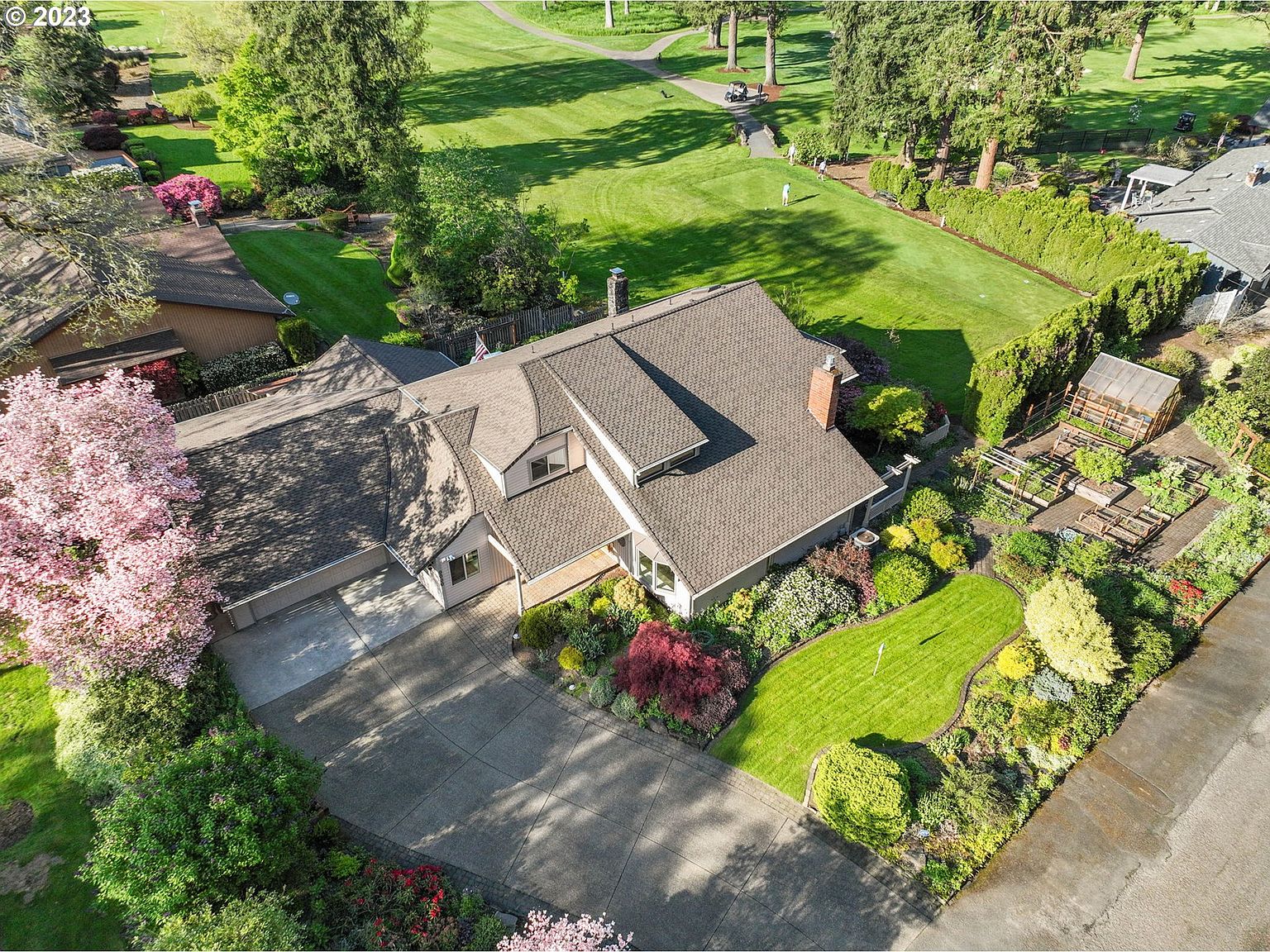 9000 NE Royal Oaks Dr