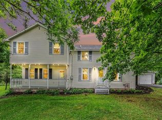 6275 Brownsville Rd, Farmington, NY 14425