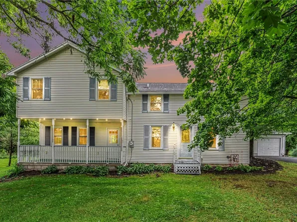 6275 Brownsville Rd, Farmington, NY 14425