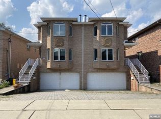 457B Lawn Ave, Palisades Park, NJ 07650