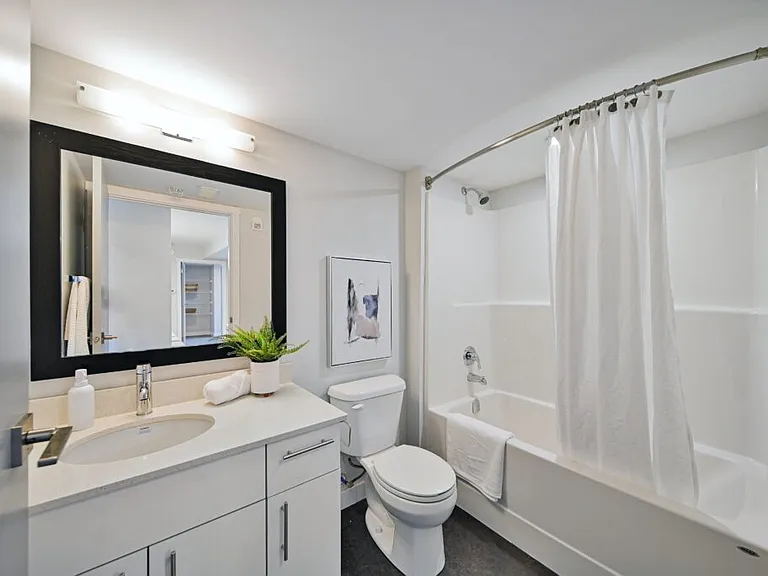 1792 Pembina Hwy — Photo 33