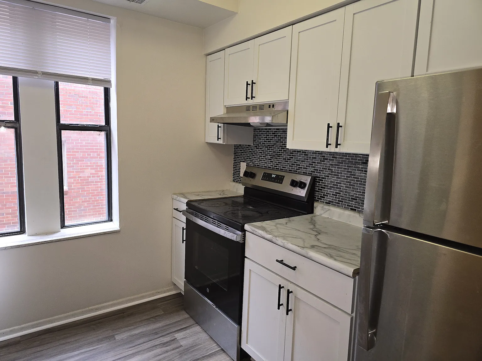 2 bed, 1.5 bath, 900 sqft, $1,200 — Photo 4