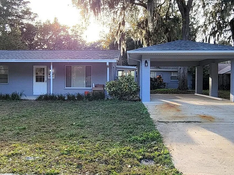 340 Tropical Ln — Photo 2