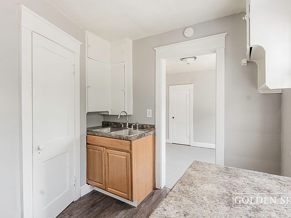 4th image of 611 W Jackson St APT 1