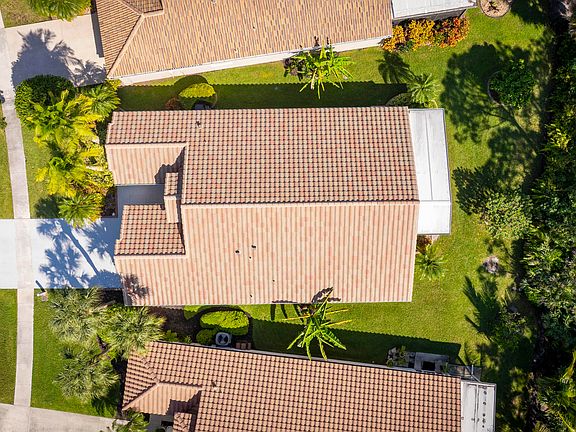 4th image of 3360 SE Fairway Oaks Trail SE