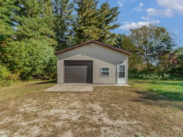 2544 W River Rd, Sanford, MI 48657