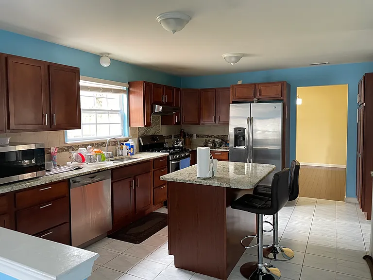 259 E Oakbourne Ave — Photo 8