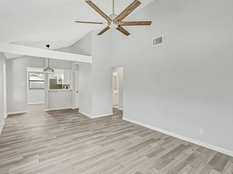 505 Old West Dr #B — Photo 11