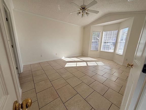 4th image of 1624 Berry Hill Ct