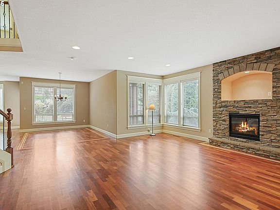 4th image of 817 W S St