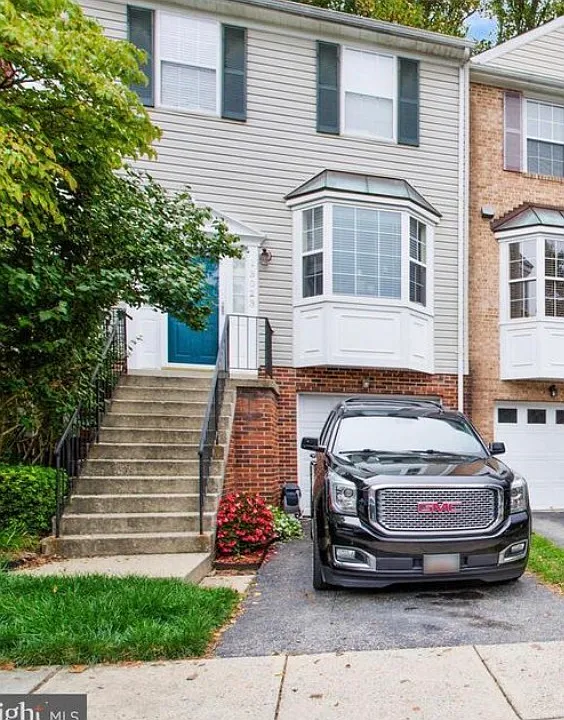 13023 Silver Maple Ct