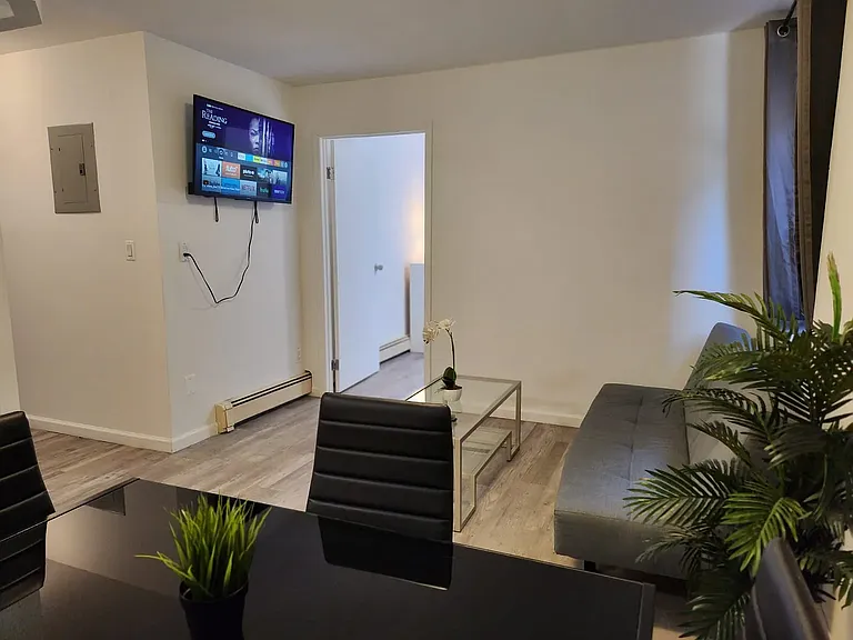 614 10th Ave #4E — Photo 10