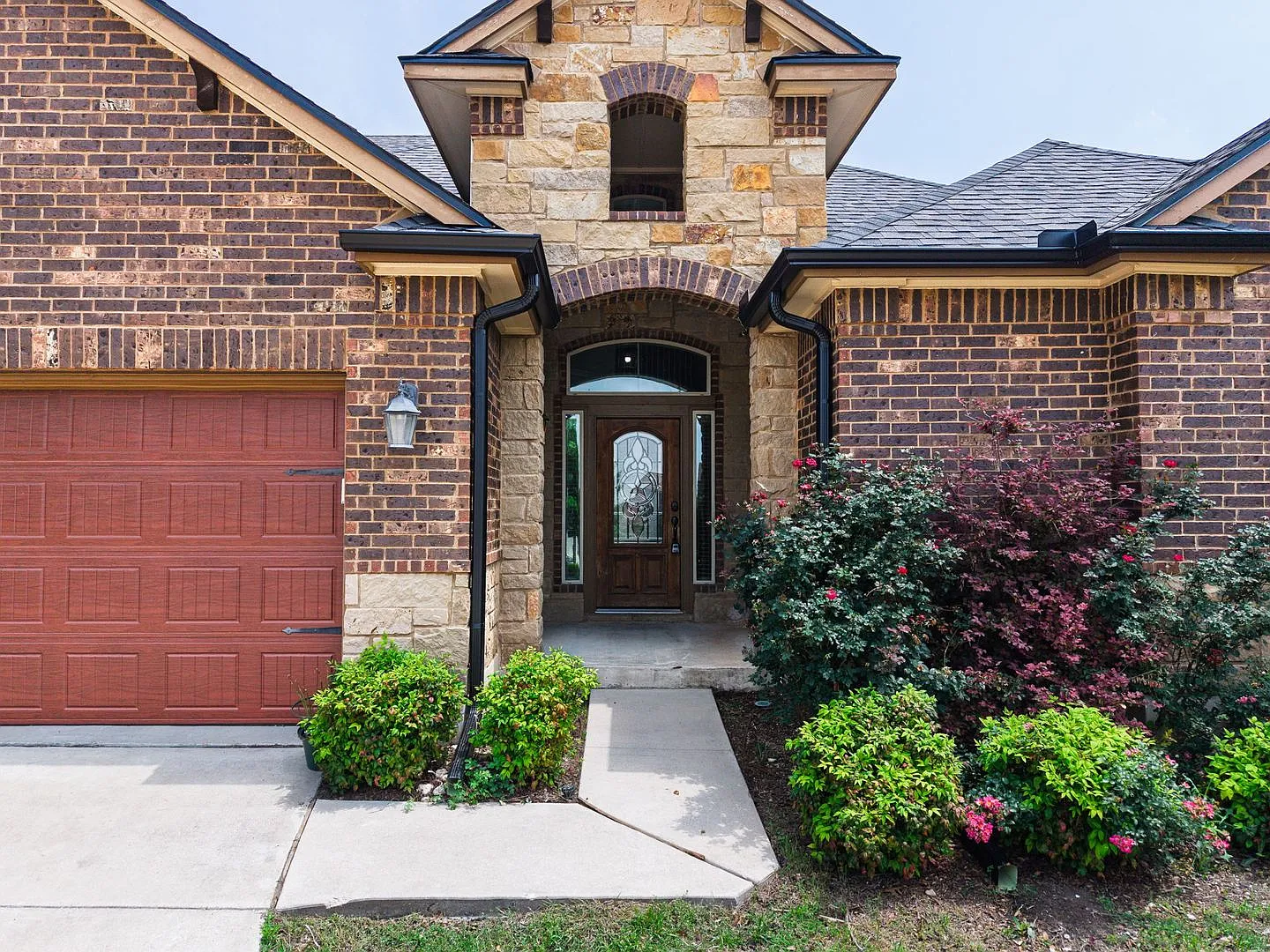 Elegant Two-Story Living in Tuscany Meadows Harker Heights, TX — Photo 2