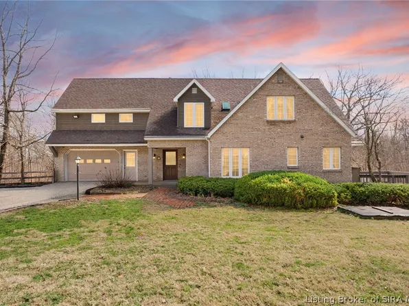 925 W Oakwood Lane, Paoli, IN 47454