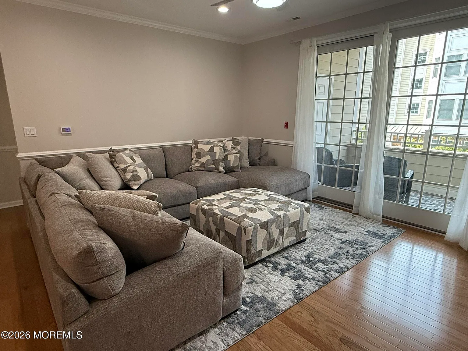 3 bed, 1592 sqft, $3,900 — Photo 3