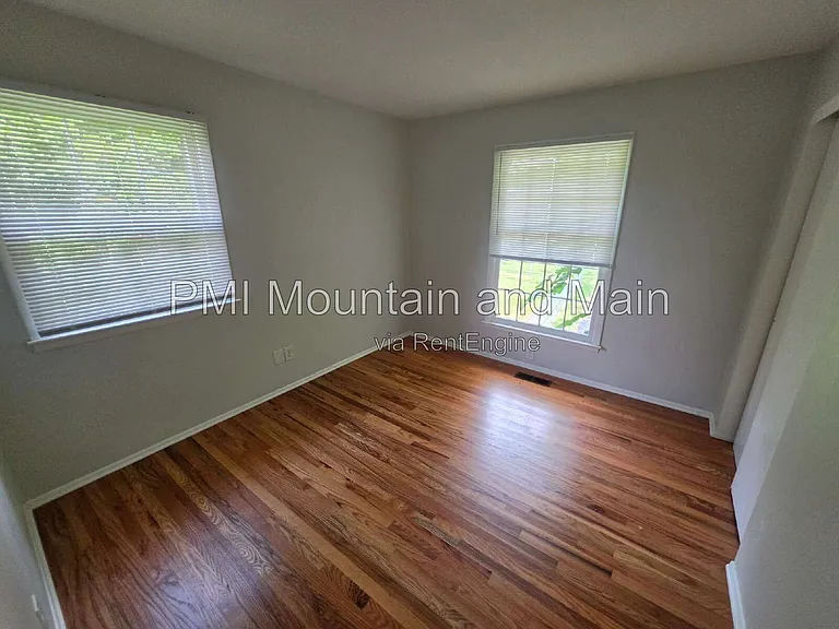 4 Erwin Dr — Photo 25