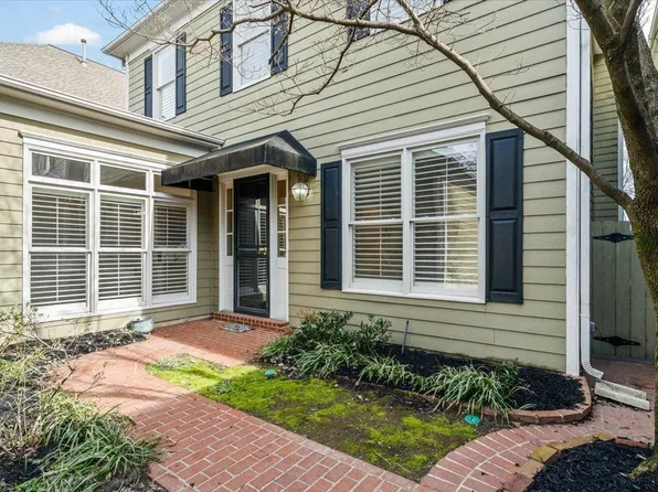 1004 River Landing Dr, Memphis, TN 38103