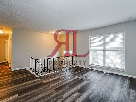 3rd image of 363 Regents Rd