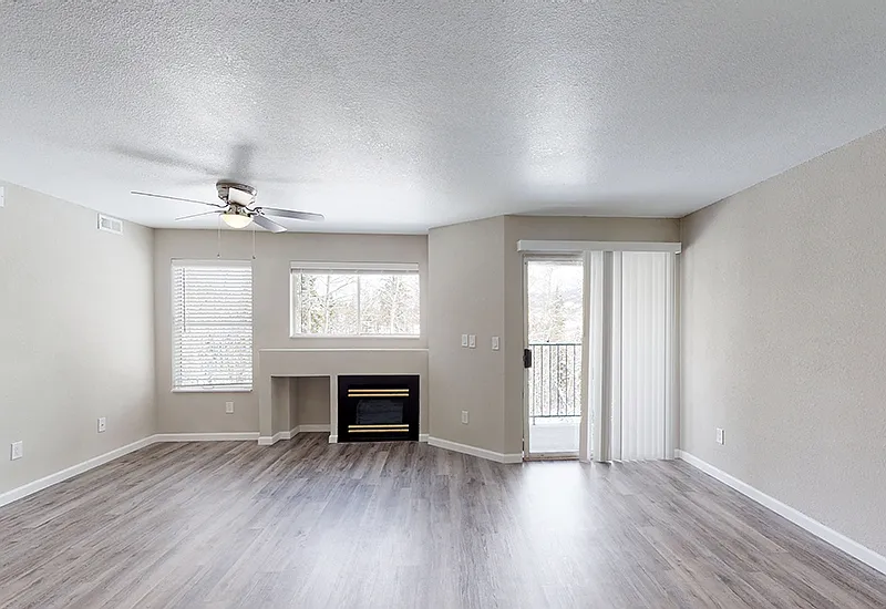 3 bed, 1120 sqft, $3,349 — Photo 4