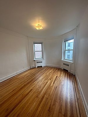 4th image of 38 Schermerhorn St APT 5