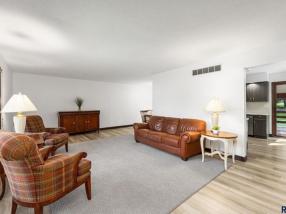 2nd image of 2433 E Stanton Dr