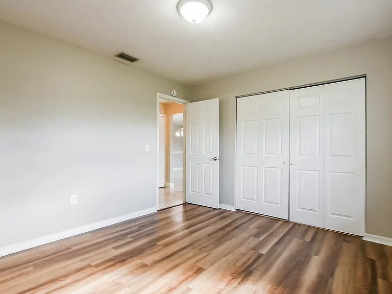 1819 E Glancy Dr — Photo 12