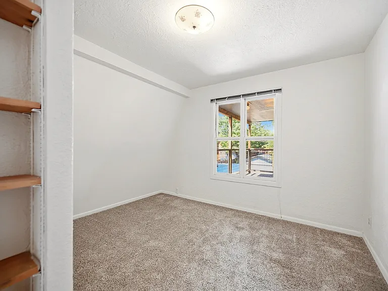 1233 Elizabeth St — Photo 21