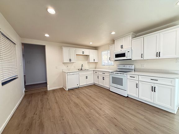 2nd image of 225 Dwight Way