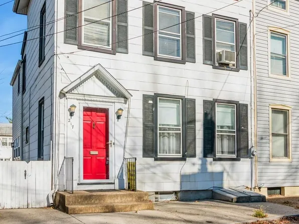 217 Penn St, Burlington, NJ 08016