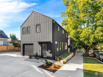 1703 N 36th Street, Seattle, WA, 98103