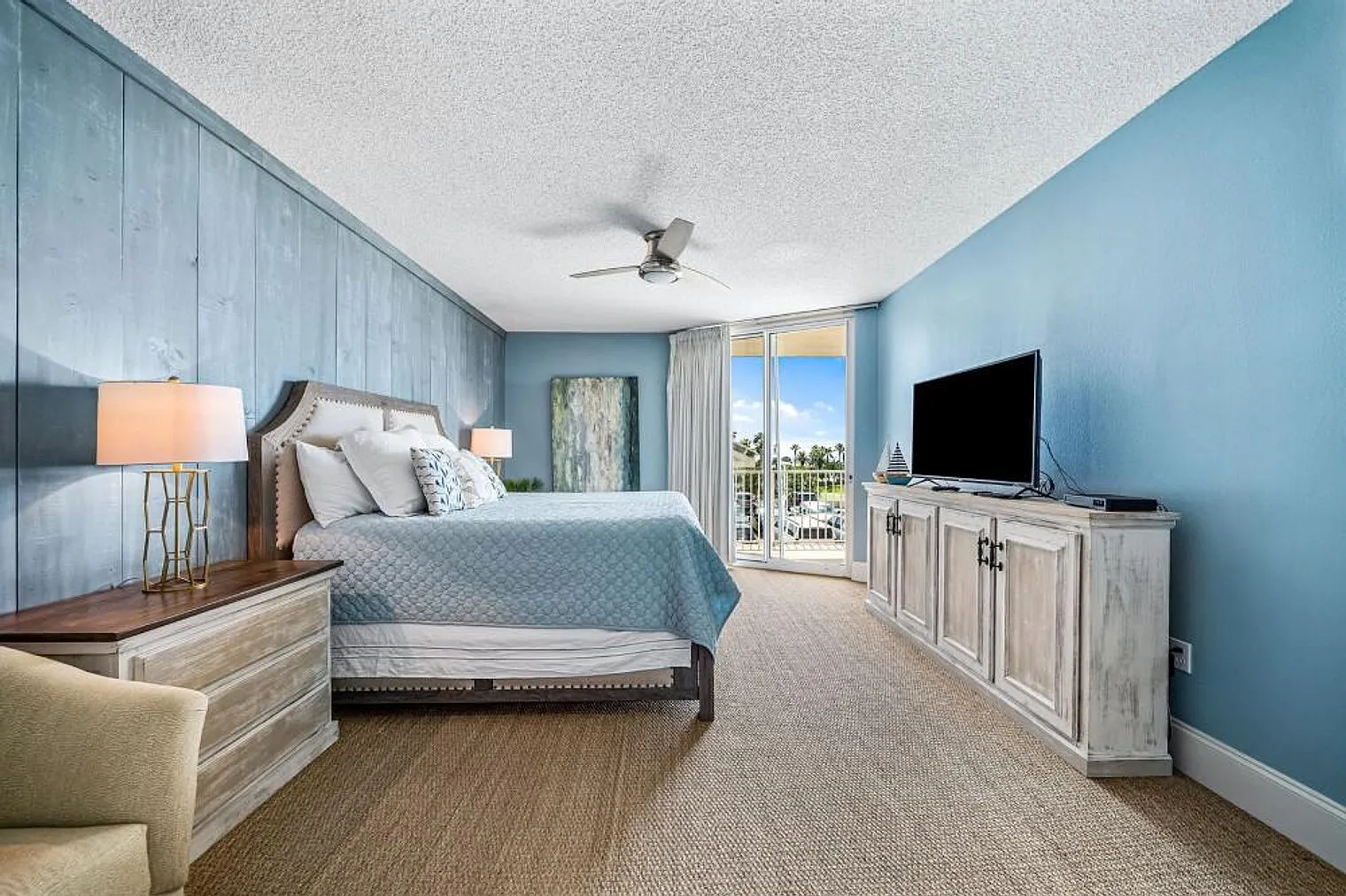 3 bed, 3.0 bath, 1754 sqft, $4,140 — Photo 4