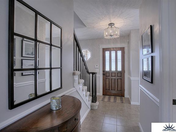 3rd image of 1508 S 152nd Cir