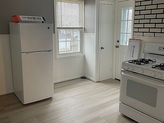 3rd image of 345 Waterman Ave