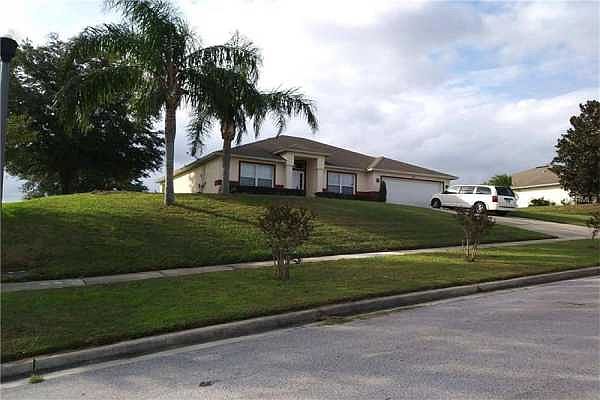 Home For Sale In MINNEOLA OAK VALLEY PH 02 LT 262 PB 50