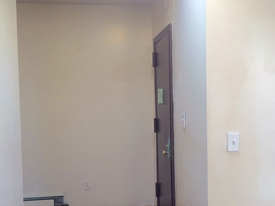 1st image of 50 Clermont Ave #3