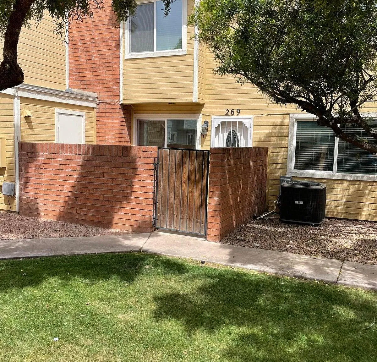 3 bed, 1118 sqft, $1,800 — Photo 1