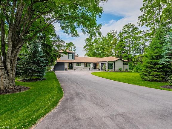 4th image of 195 Riverbank Dr