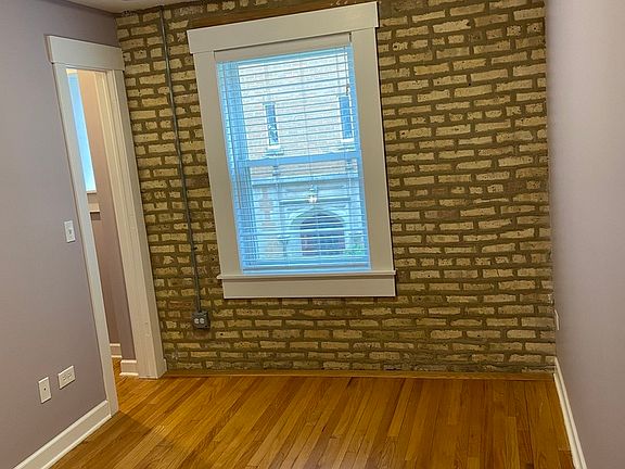 3rd image of 2539.5 Prairie Ave #1W