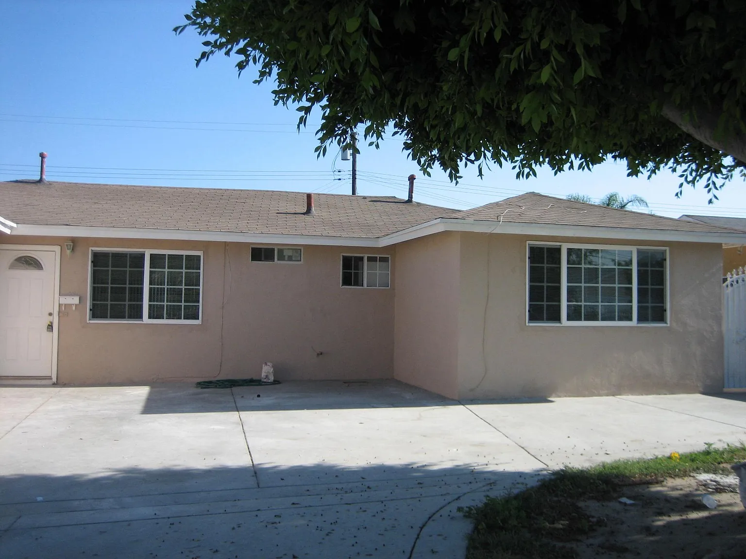 4 bed, 1300 sqft, $3,995 — Photo 1