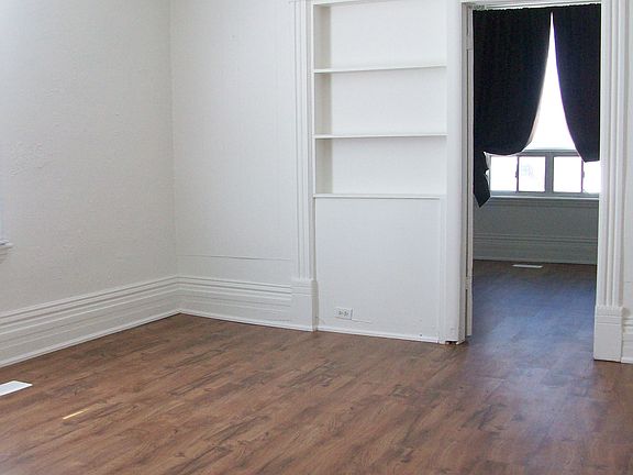 2nd image of 162 Aylmer St N #D