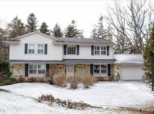 6901 Cedar Creek Rd, Cedarburg, WI 53012